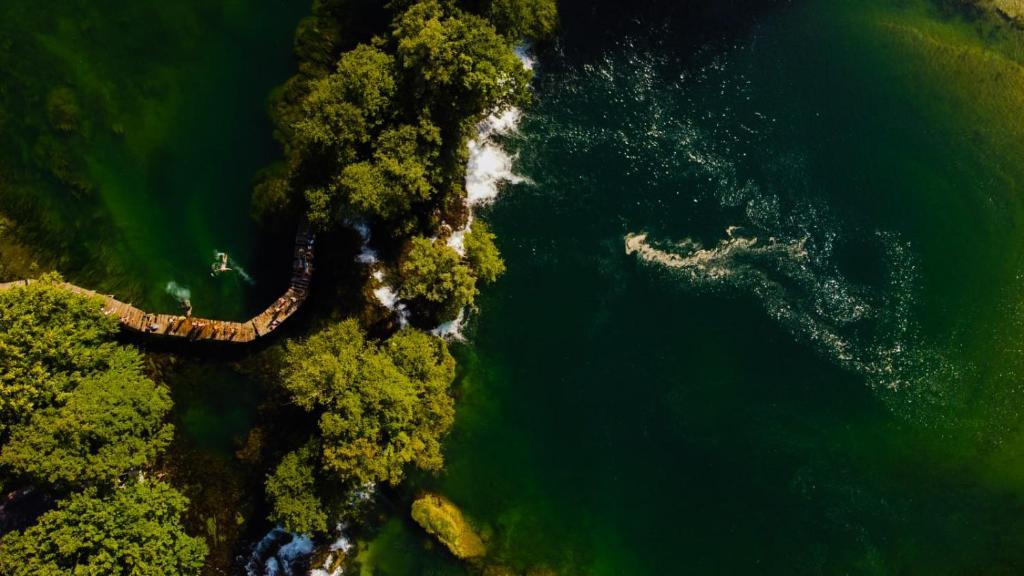 Holiday Home Waterfall View Bihać Esterno foto