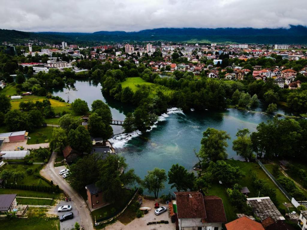 Holiday Home Waterfall View Bihać Esterno foto