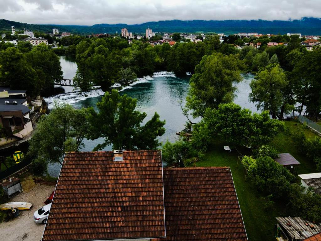 Holiday Home Waterfall View Bihać Esterno foto