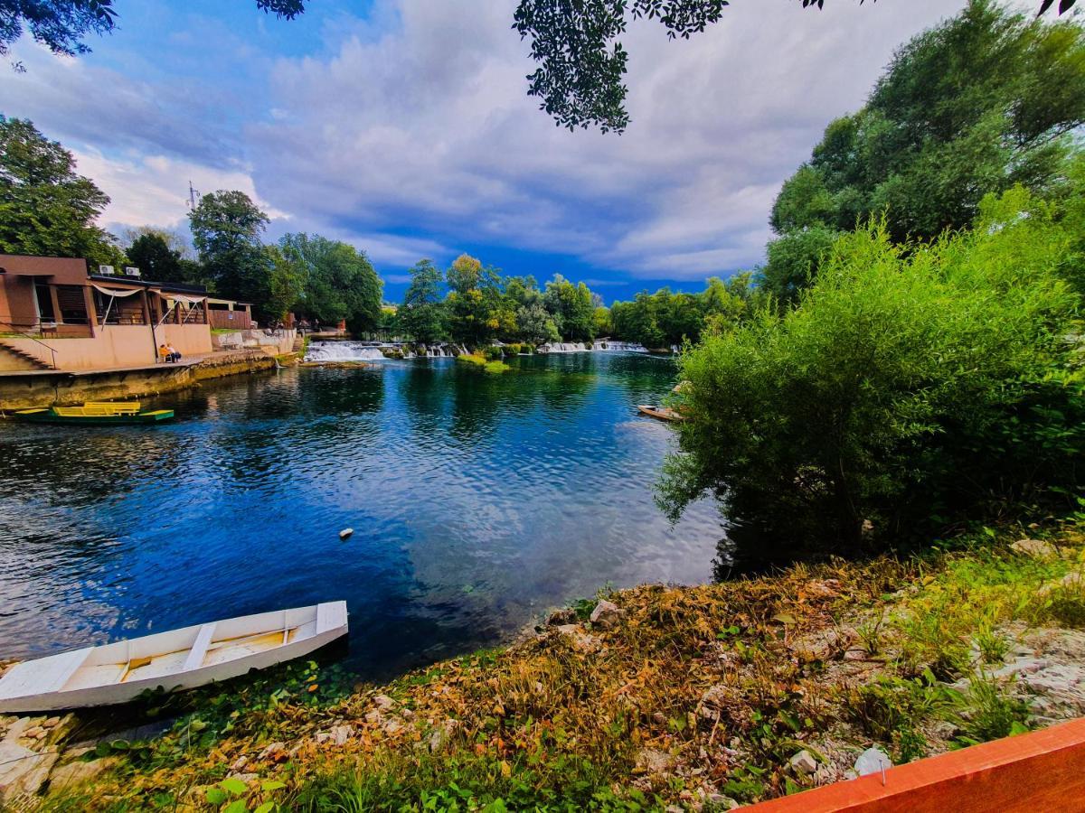 Holiday Home Waterfall View Bihać Esterno foto