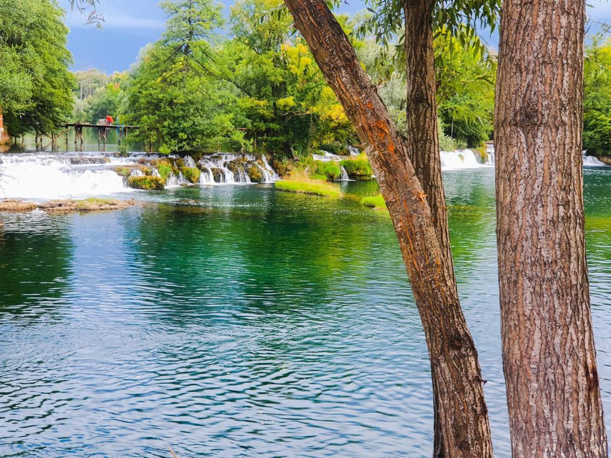 Holiday Home Waterfall View Bihać Esterno foto