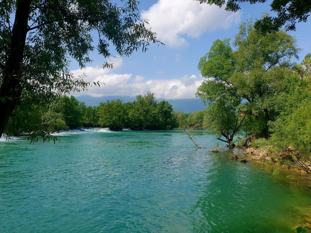 Holiday Home Waterfall View Bihać Esterno foto